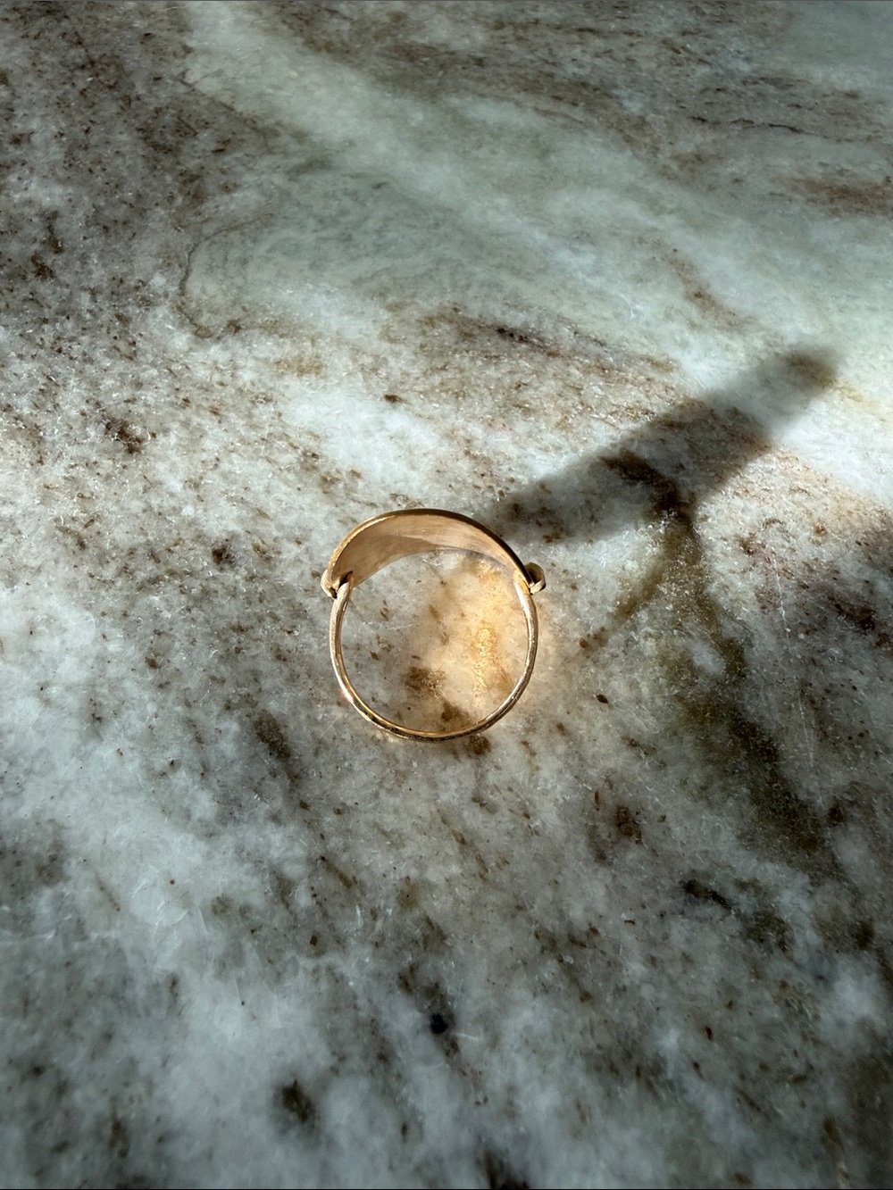 Gold ring 8 - Picture 2 of 4